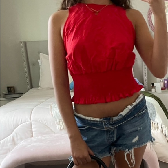 Red top - Picture 3 of 4